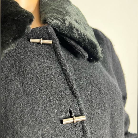 Women’s Real Clothes Jacket - Picture 3 of 5